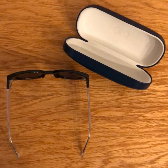 Cole Haan sunglasses in Navy/lucite - Picture 6 of 6